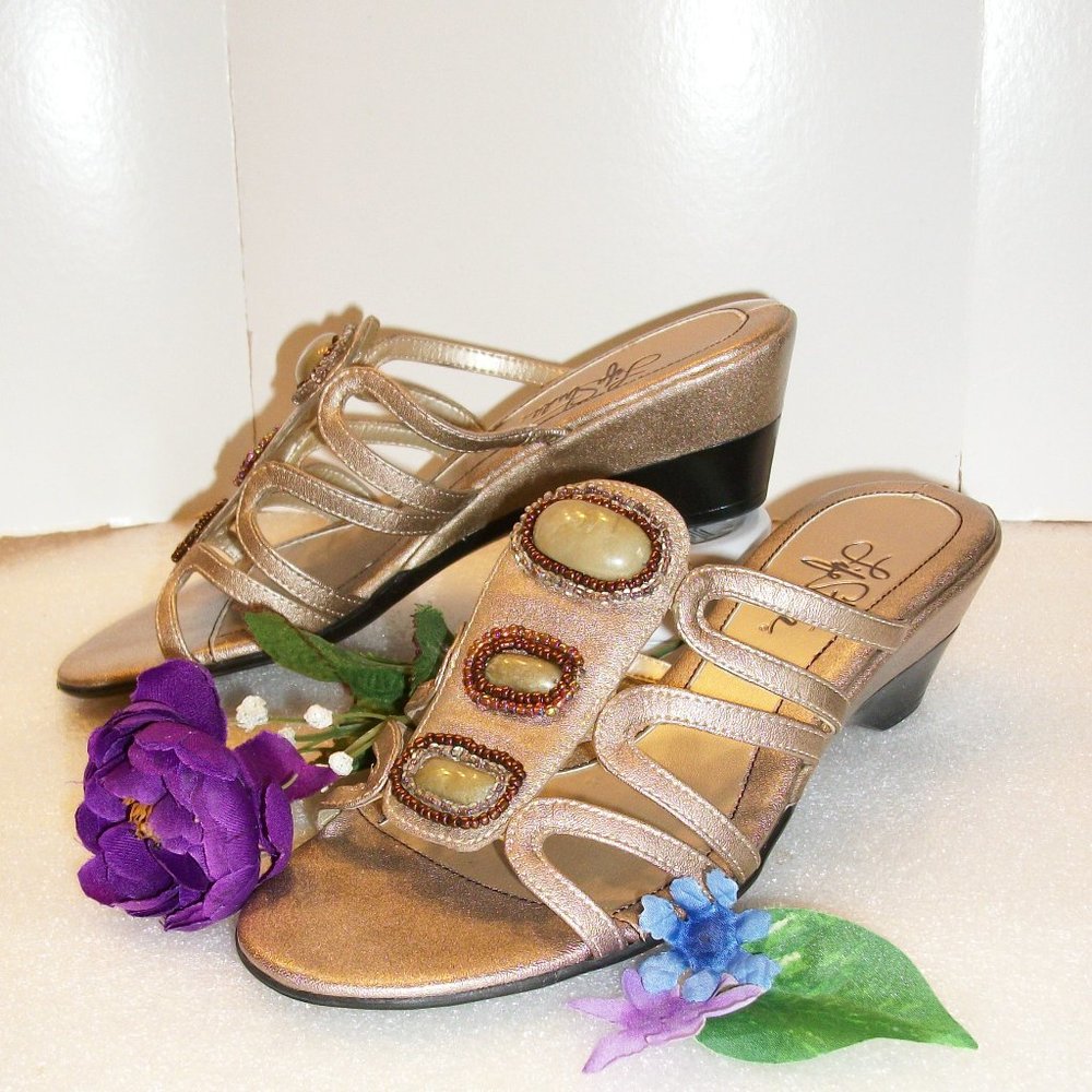 LIFE STRIDE 7M Sandals Slides Mules NEW